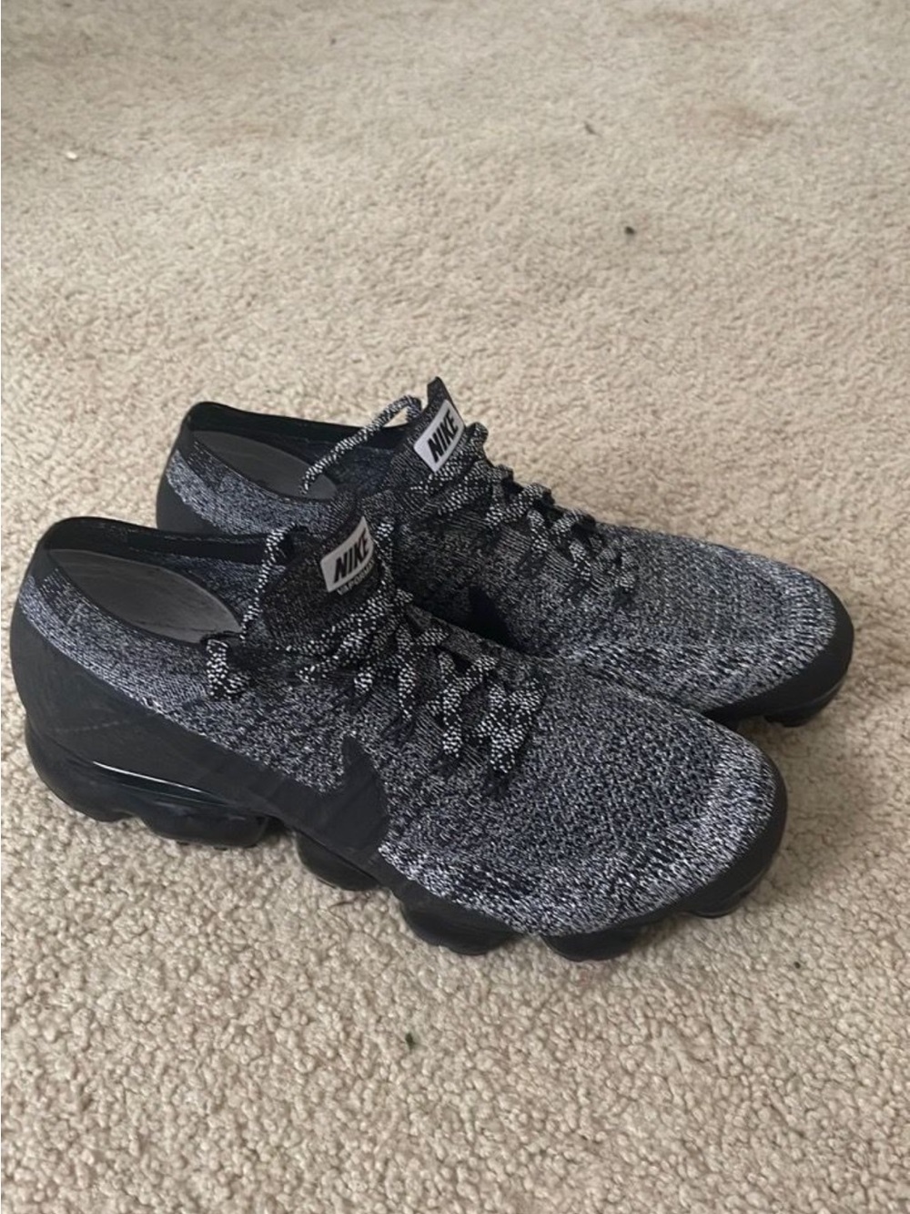 Nike Men’s Black and Vapormax Sneakers size 12